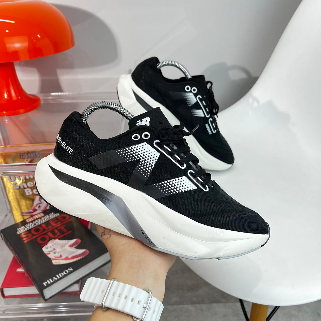 NEW BALANCE FUELCELL NEGRO BLANCO