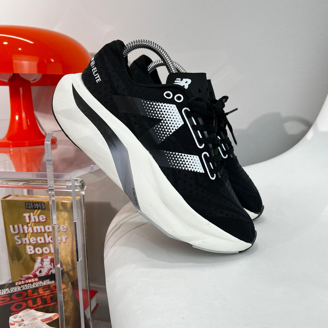 NEW BALANCE FUELCELL NEGRO BLANCO