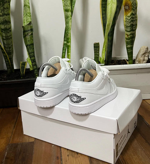 NIKE JORDAN BLANCO